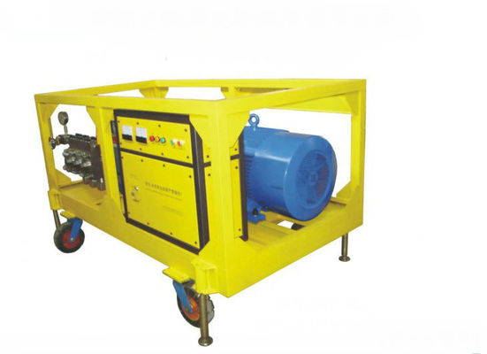 Máy rửa áp lực cao công nghiệp Máy bơm nước áp lực gắn trên rơ moóc 90kw