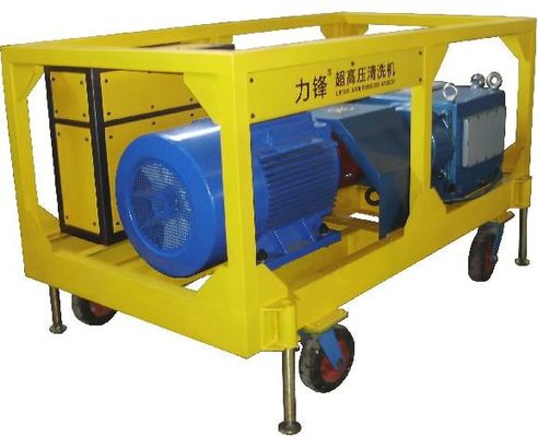 57L / Min 700bar Thiết bị làm sạch bằng tia nước áp lực cực cao
