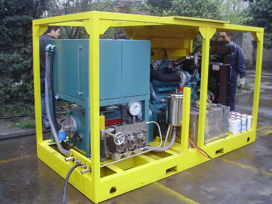 Máy phun cát thủy lực 100L/phút 700bar Máy phun cát thủy lực để loại bỏ vết bẩn trên đường